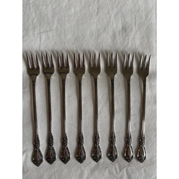Oneida Kennett Square Stainless Set of eight Cocktail Seafood Forks - Picture 9 of 10